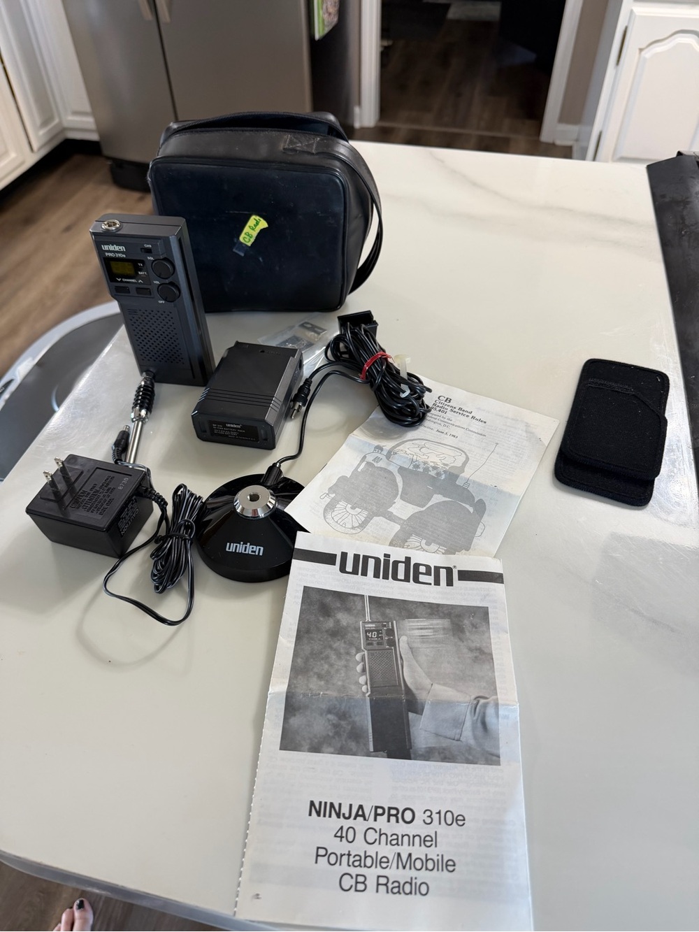 Uniden PRO 310e Portable Mobile CB Radio Kit Manual Antenna Battery See Note